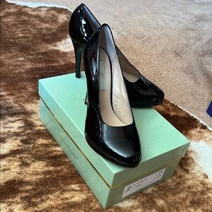 NWT Julie Lopez Black Patent Leather Pumps 8.5 B